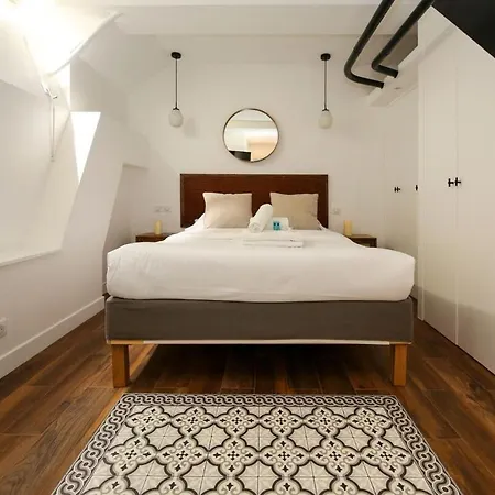 Proche Des Celebres Puces De 4p Apartamento