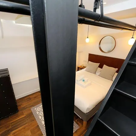 Proche Des Celebres Puces De 4p Appartement