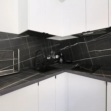 Appartement Proche Des Celebres Puces De 4p