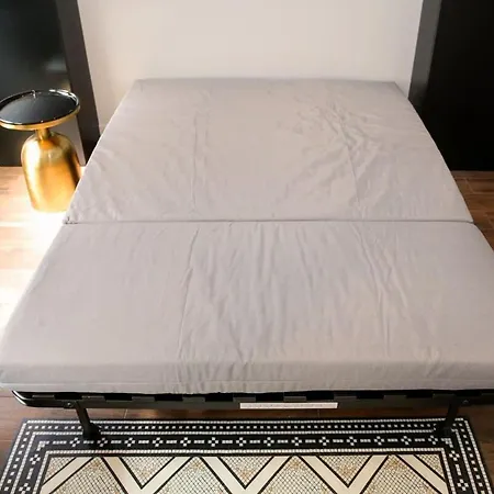 Appartement Proche Des Celebres Puces De 4p Parijs