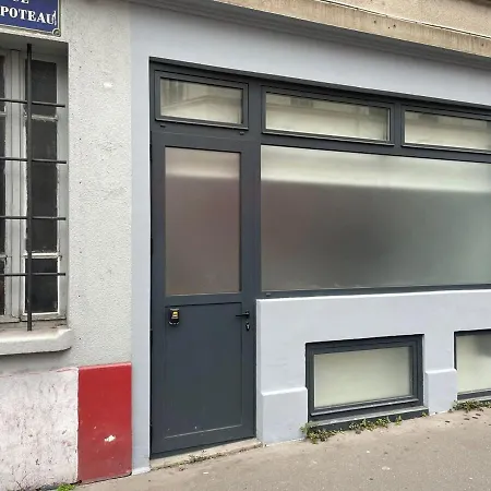 Proche Des Celebres Puces De 4p Parijs